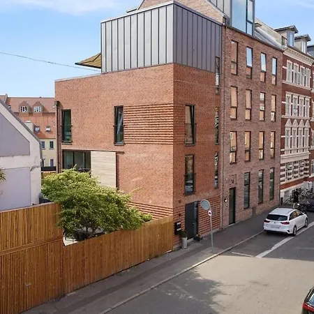 Byhus Midt I Byen M Tagterrasse Apartment
